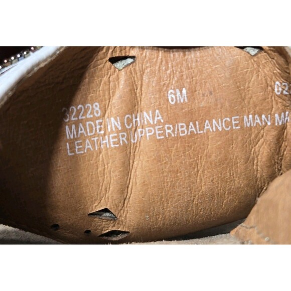 Clarks Artisan Sandals Womens Size 6M Lea White Suede Leather Latin Circle Flats - Picture 8 of 8